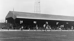 Alan West scores Luton’s only goal