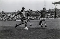 Brian Stein well inside the Oldham Box