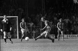 Bob Hatton passing through midfield