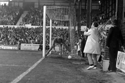 Bob Hatton scores in the first half (14)