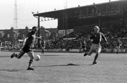 Bob Hatton running the City defence ragged