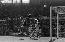 Bob Hatton misses a clear cut chance