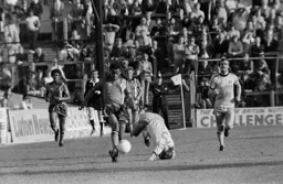 Brian Stein leaves his marker on his head