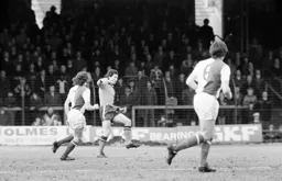 Mark Aizlewood clearing defence