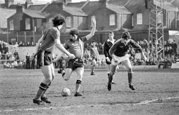 Steve Taylor winds up for a shot