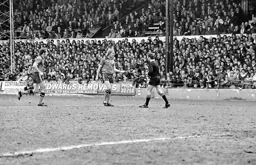 Alan Birchenall has words with Referee Clive Thomas