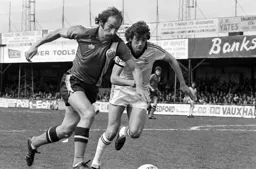 Bob Hatton outpaces his marker