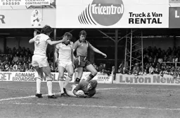 David Moss beaten by the keeper