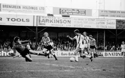 David Moss coolly nets the second goal