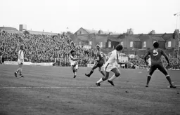 Ricky Hill shoots from distance