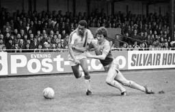 Brian Stein holds off his marker