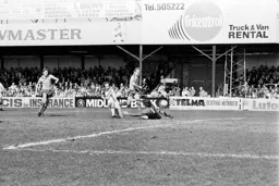 Bob Hatton slots in the winner