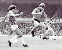 Alan West challenges Blues Frank Worthington