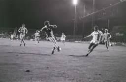 David Moss gets in a cross