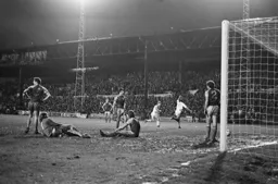 David Moss runs to the crowd to celebrate