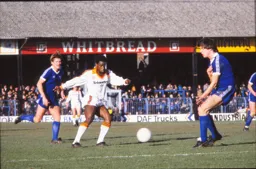 Godfrey Ingram about to lay the ball off