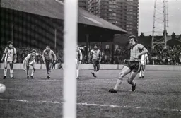 David Moss slots home the Luton penalty