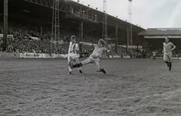 David Moss gets in a cross