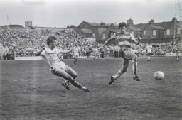 Kirk Stephens gets in a cross