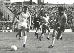 Mal Donaghy is first to the ball