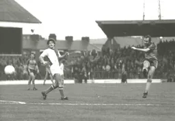 Brian Horton moves upfield to fire in a shot