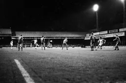 David Moss shoots from distance