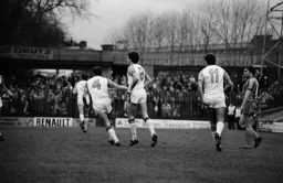 Brian Horton congratulates Steve White