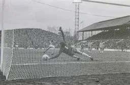 David. Moss slots home a controversial penalty