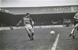 Kirk Stephens gets in a cross