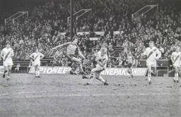 David Moss strikes from outside the box