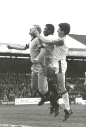 Steve White exerts pressure on the United defence