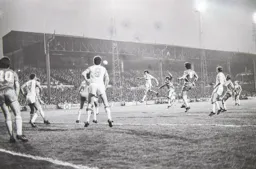 Raddy Antic header goes into a crowded box