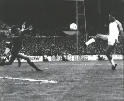 Brian Stein opens the scoring