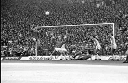 Kirk Stephens keeps his eye on the ball