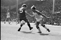 Paul Walsh waltzes past Mark Lawrenson