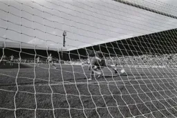 David Moss misses a penalty in the 88th minute