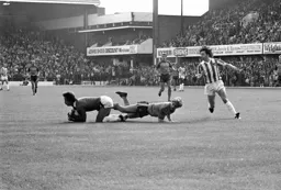 Paul Walsh beaten by the keeper