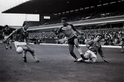 Brian Stein weaves through the defence