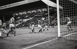 Wayne Turner on his knees