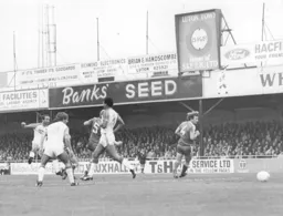 Brian Horton tries his luck from long range