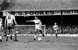 Lil Fuccillo takes on the Watford defence