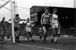 Clive Goodyear waiting for a corner with Pat Rice guarding the post
