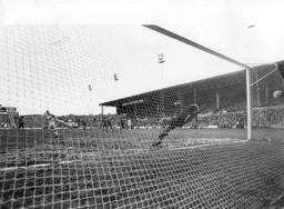 Brian Horton puts Town 1-0 up from the penalty spot
