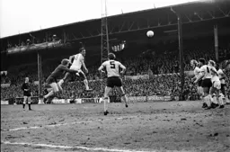 Paul Elliott shows his heading prowess