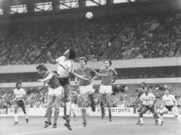 Paul Elliott joins the attack. A young Paul Hart is just behind