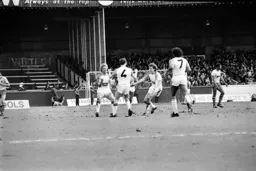 Brian Horton congratulated