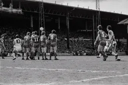 David Moss gets the ball over the Toffees wall