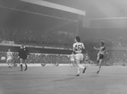 Garry Parker tries a shot from the edge of the penalty area