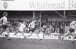 Brian Stein lets fly from distance