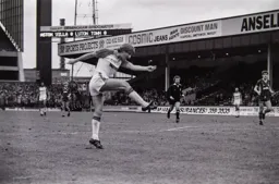 Garry Parker fires in a shot